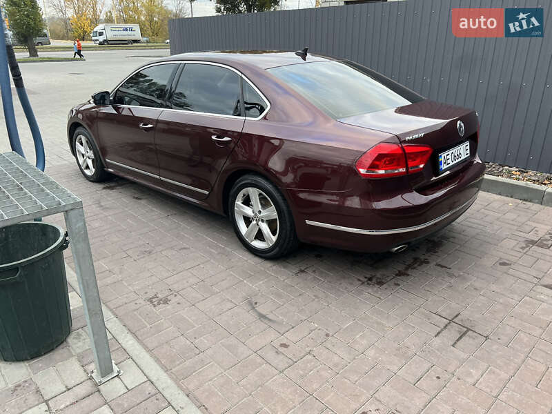 Седан Volkswagen Passat 2012 в Дніпрі