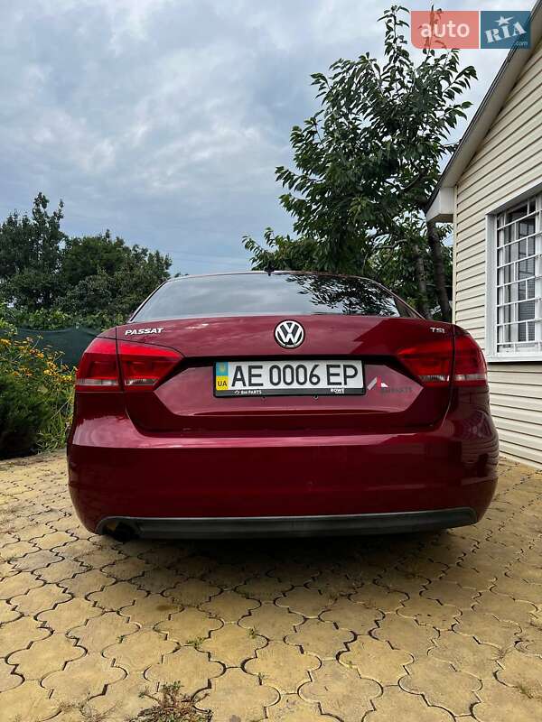 Седан Volkswagen Passat 2014 в Днепре
