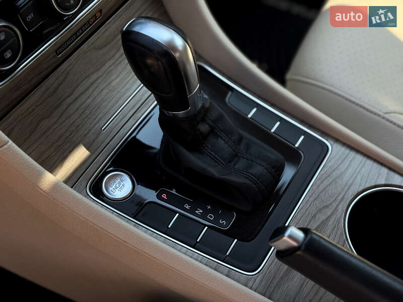 Седан Volkswagen Passat 2017 в Киеве