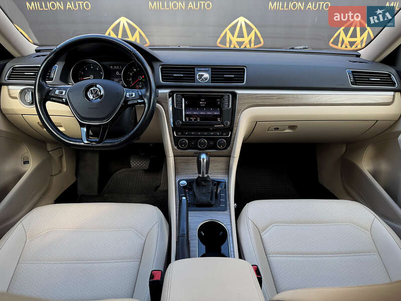 Седан Volkswagen Passat 2017 в Киеве