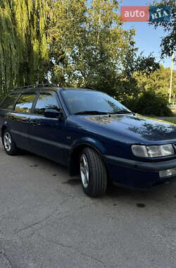 Універсал Volkswagen Passat 1996 в Києві