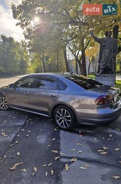 Седан Volkswagen Passat 2014 в Запорожье