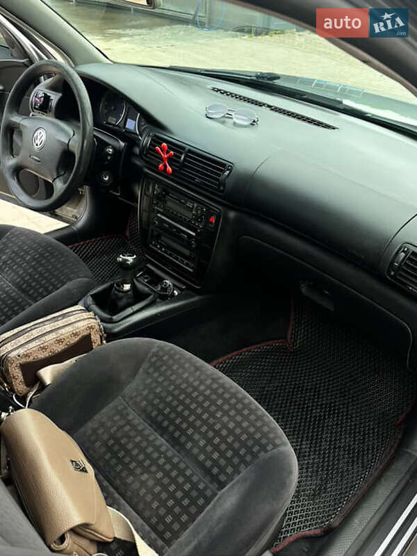 Седан Volkswagen Passat 2001 в Сторожинці