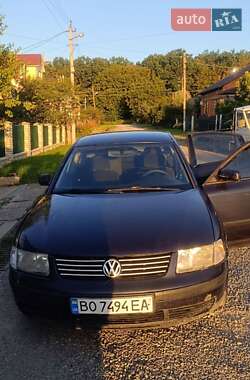 Седан Volkswagen Passat 1997 в Борщеве