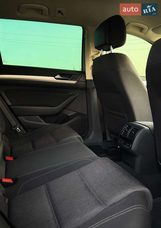 Універсал Volkswagen Passat 2019 в Дніпрі