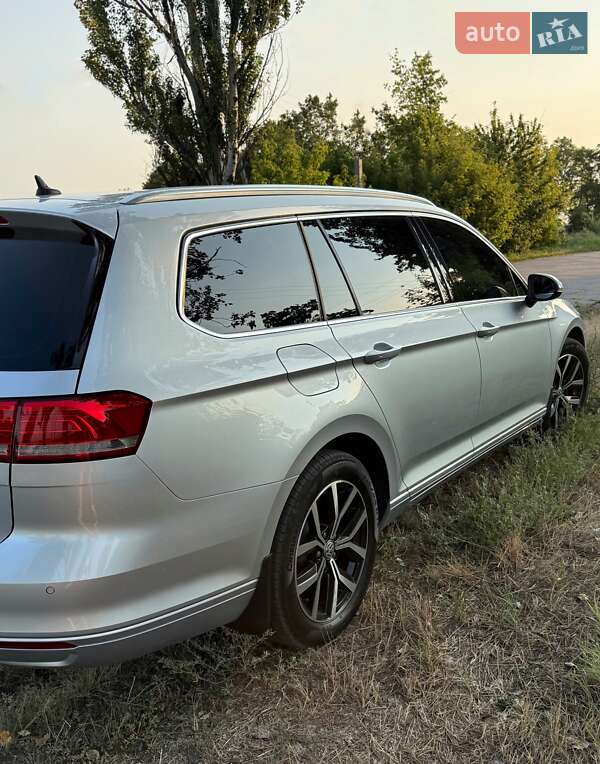 Універсал Volkswagen Passat 2019 в Дніпрі