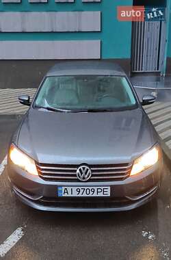 Седан Volkswagen Passat 2013 в Києві