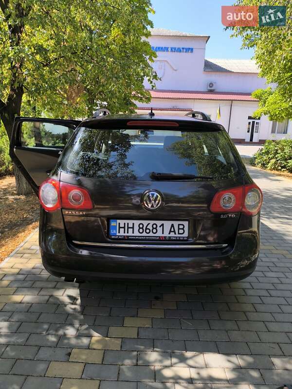 Универсал Volkswagen Passat 2006 в Рени