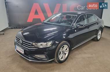 Седан Volkswagen Passat 2022 в Киеве