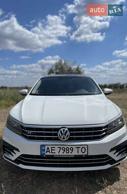 Седан Volkswagen Passat 2016 в Кривом Роге