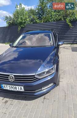 Універсал Volkswagen Passat 2014 в Івано-Франківську