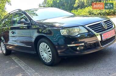Універсал Volkswagen Passat 2010 в Луцьку