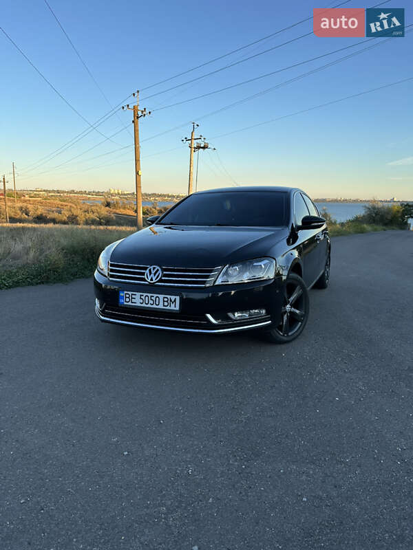 Седан Volkswagen Passat 2011 в Миколаєві