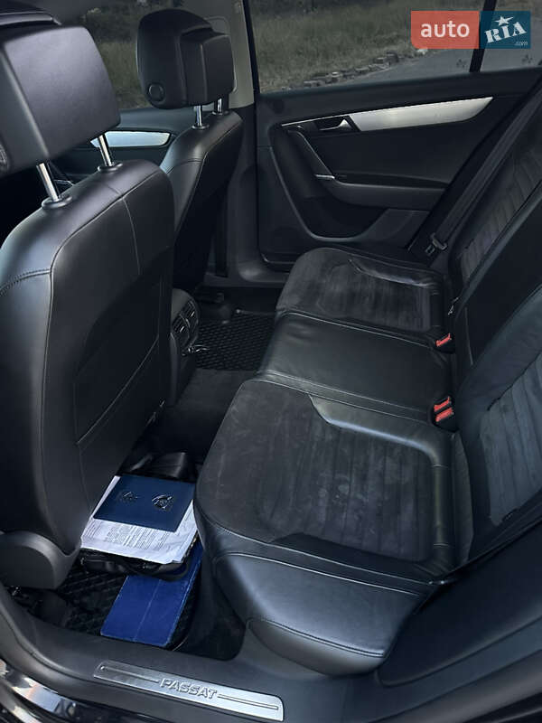 Седан Volkswagen Passat 2011 в Миколаєві