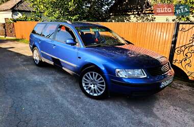 Універсал Volkswagen Passat 1999 в Олевську