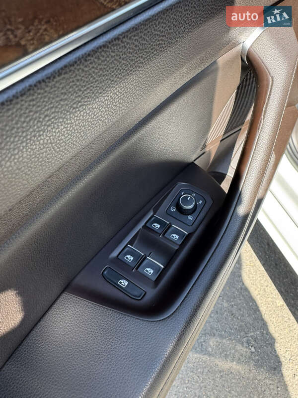 Седан Volkswagen Passat 2015 в Хмельницком