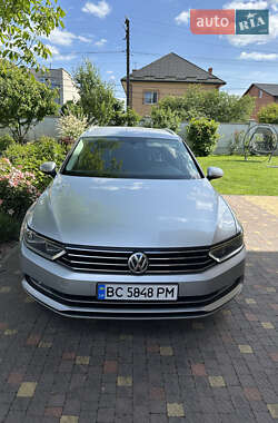 Универсал Volkswagen Passat 2015 в Львове