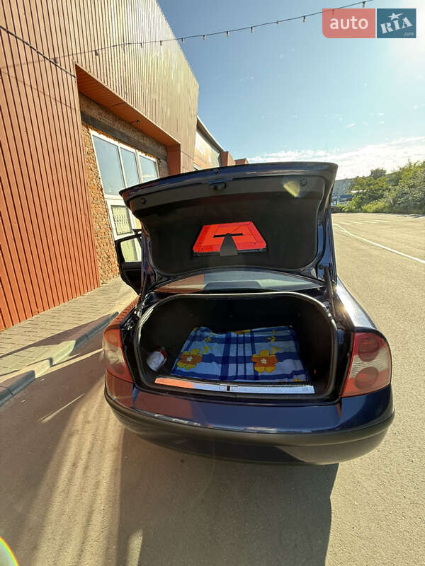 Седан Volkswagen Passat 2001 в Чернігові