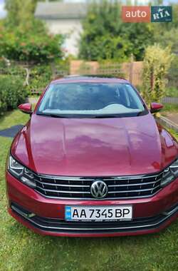 Седан Volkswagen Passat 2016 в Києві