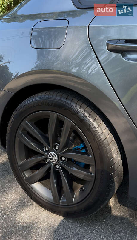 Седан Volkswagen Passat 2017 в Днепре