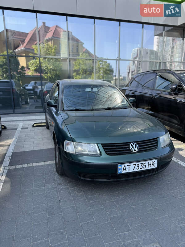 Седан Volkswagen Passat 1998 в Львове