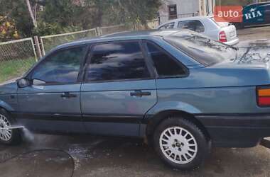 Седан Volkswagen Passat 1988 в Трускавце