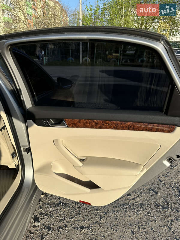 Седан Volkswagen Passat 2012 в Хмельницькому