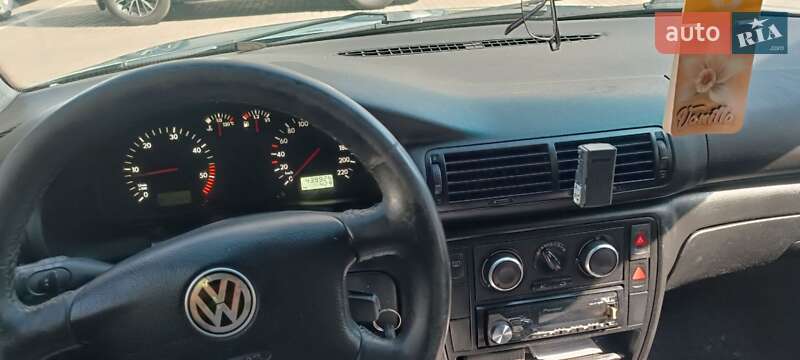 Volkswagen Passat 1998 Volkswagen Passat 1998