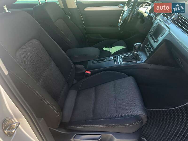 Універсал Volkswagen Passat 2014 в Тернополі