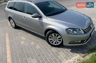 Універсал Volkswagen Passat 2014 в Львові