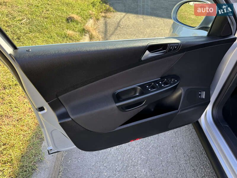 Универсал Volkswagen Passat 2010 в Киеве фото 35 Универсал Volkswagen Passat 2010 в Киеве