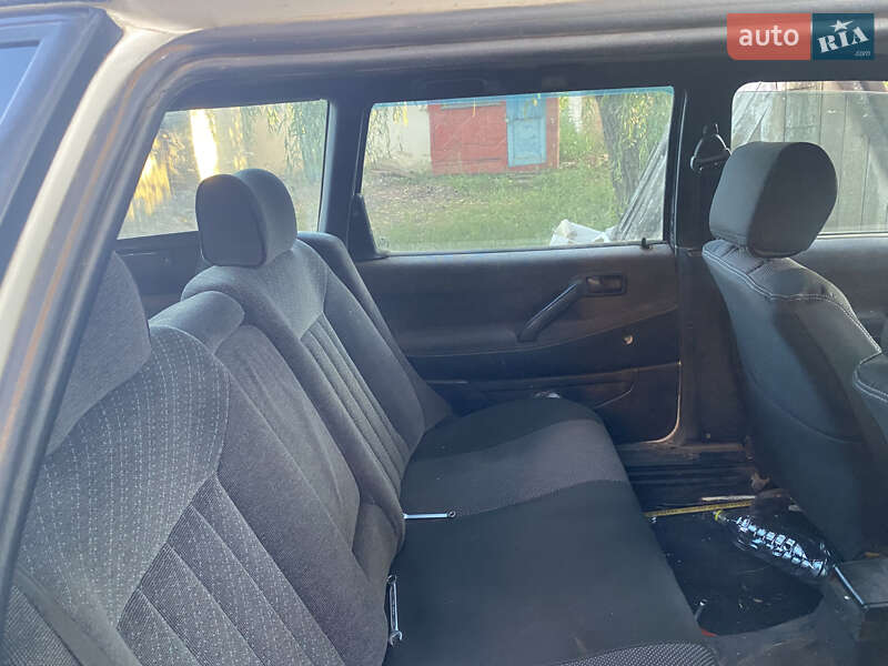 Універсал Volkswagen Passat 1991 в Лозовій