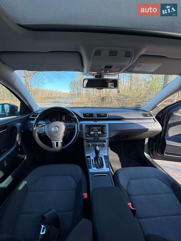 Універсал Volkswagen Passat 2012 в Житомирі