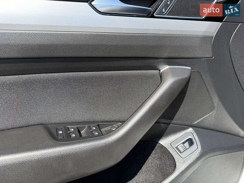 Універсал Volkswagen Passat 2018 в Коломиї