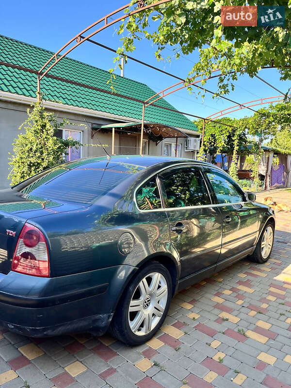 Седан Volkswagen Passat 2002 в Одесі