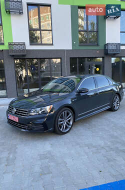 Седан Volkswagen Passat 2017 в Вараше