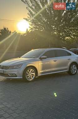 Седан Volkswagen Passat 2018 в Николаеве