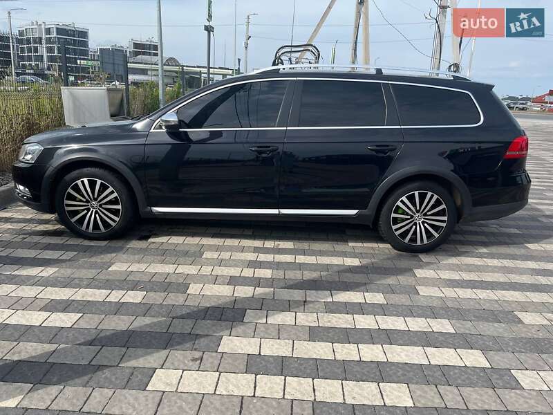 Універсал Volkswagen Passat 2012 в Львові