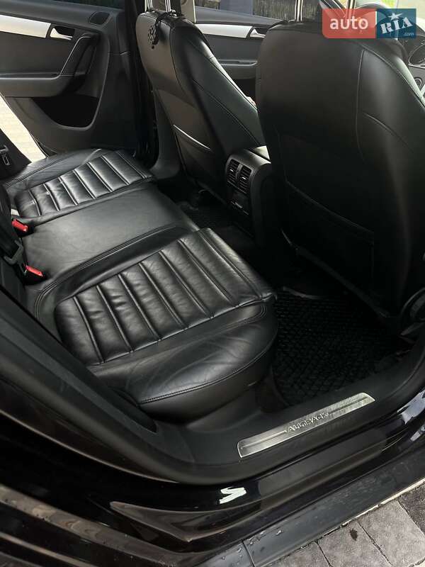 Універсал Volkswagen Passat 2012 в Львові