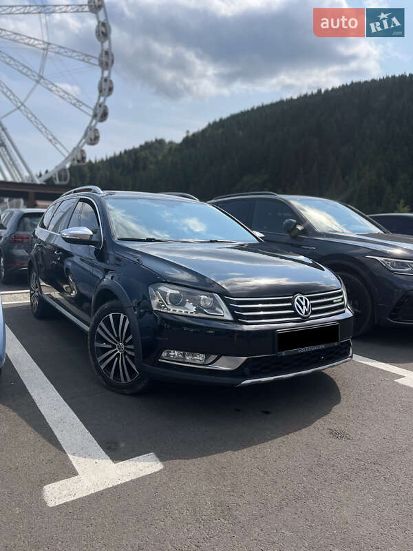 Універсал Volkswagen Passat 2012 в Львові