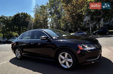 Седан Volkswagen Passat 2012 в Києві