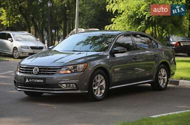 Седан Volkswagen Passat 2018 в Харкові