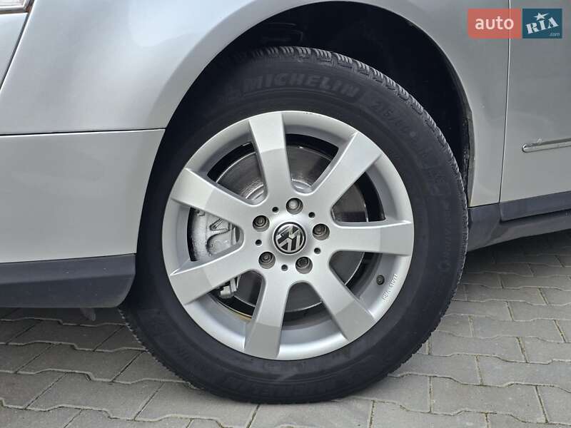 Седан Volkswagen Passat 2008 в Хмельницком