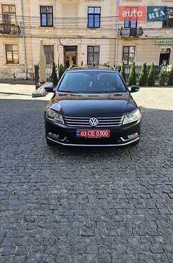 Універсал Volkswagen Passat 2011 в Чернівцях