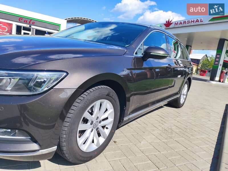Універсал Volkswagen Passat 2015 в Житомирі