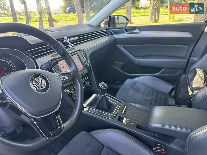 Седан Volkswagen Passat 2016 в Стрию
