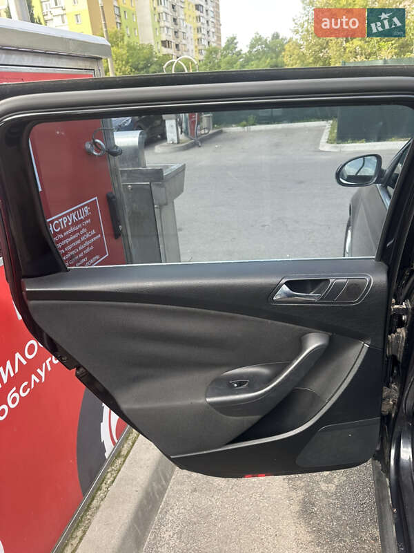 Универсал Volkswagen Passat 2005 в Киеве фото 28 Универсал Volkswagen Passat 2005 в Киеве