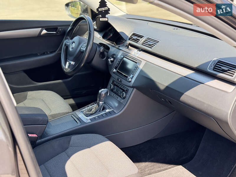 Універсал Volkswagen Passat 2011 в Новій Водолагі фото 27 Універсал Volkswagen Passat 2011 в Новій Водолагі