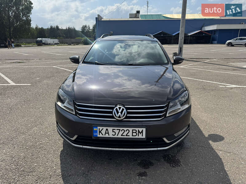 Універсал Volkswagen Passat 2011 в Києві