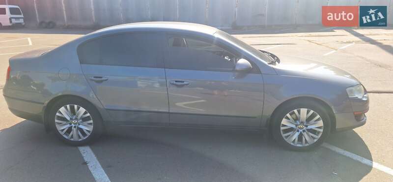 Седан Volkswagen Passat 2008 в Одессе
